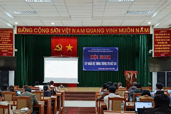 Sở Tài nguyên và Môi trường tỉnh Quảng Ngãi tổ chức Hội nghị tập huấn sử dụng phần mềm VBDLIS